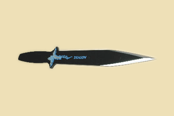 Review of the hefty Dragon throwing knife made by Dragon Knives.