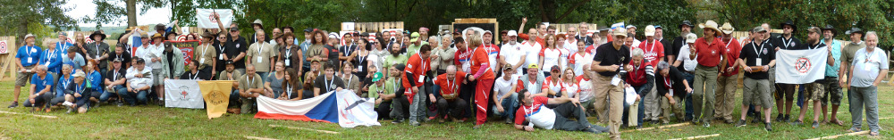 Group photo of the participants of the 17th European Championship in Knife and Axe Throwing 2017. Click for larger image.